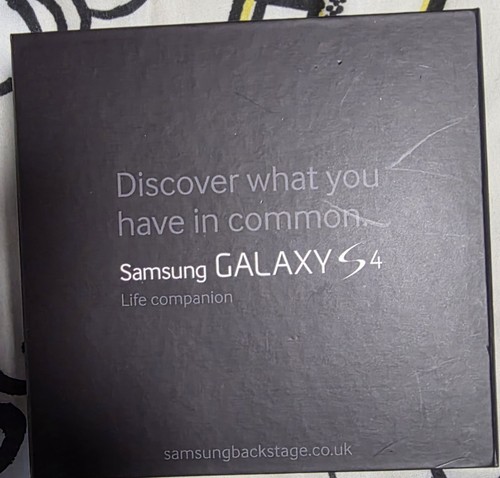 Samsung galaxy scatola - s4,