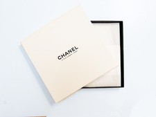 Chanel Boîte à Foulard ou