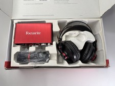 Focusrite Scarlett 2i2 Studio 2a Generazione + Microfoni, Cuffie