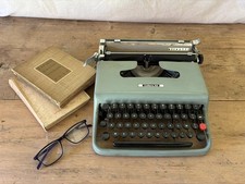 macchina da scrivere olivetti