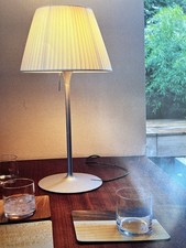 Flos Romeo Soft 150W E27 Lampada da Tavolo