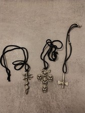 GUNS 'N' ROSES - COLLANA CON CIONDOLO IN METALLO + 2 collane