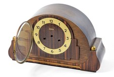 Vecchio orologio da camino