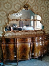 Cassettiera grande anni 60 in legno lavorato con specchiera