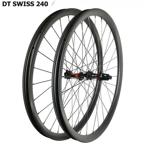 Set ruote carbonio tubeless