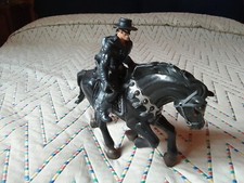 NON COMUNE  ACTION FIGURES  DI