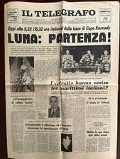Lotto di 4 giornali originali del 1969 + 1 poster sullo sbarco sulla luna
