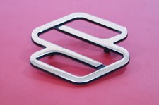 SUZUKI ESCUDO SIDEKICK VITARA GRIGLIA ANTERIORE EMBLEMA DISTINTIVO NUOVO