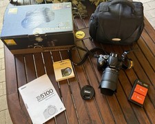 Set Nikon D5100 + 18-105 VR + Borsa Tracolla, Caricabatterie, due batterie