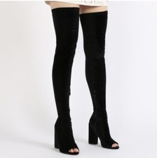 stivali in velluto sopra il