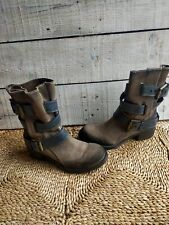 bottines khrio  nubuck taupe et cuir bleu 39