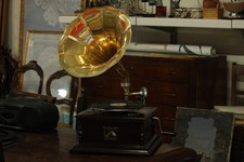 Grammofono Antico "La voce del suo padrone"