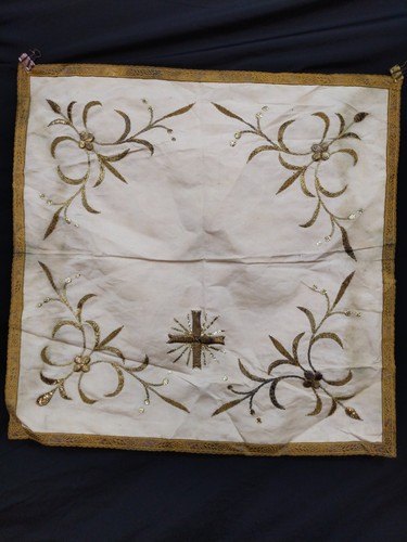 Antico pannello paramenti