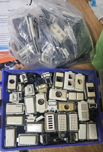 Frutti elettrici prese - elettrici,