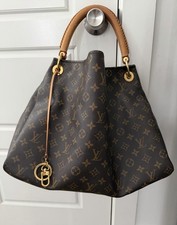 Louis Vuitton Artsy Monogram