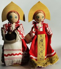 Bambola russa di stoffa in