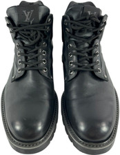 LOUIS VUITTON Black Leather