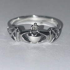 New Sterling Silver Claddagh