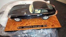 Jaguar E type coupe nera Diabolik su legno Burago 1/18