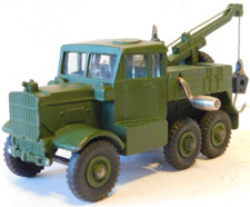 Vecchio trattore DINKY TOYS