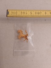 CAVALLINO FERRARI IN  METALLO PICCOLE DIMENSIONI  COME SPILLA ORIGINALE