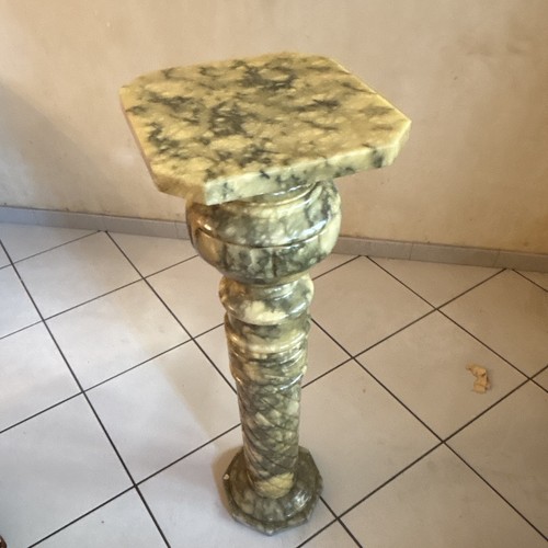 Colonna piedistallo - , in