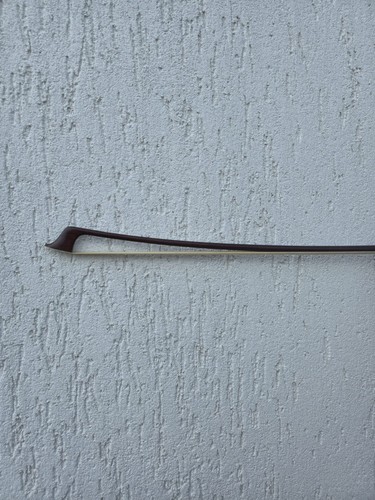 Vecchio arco per violoncello
