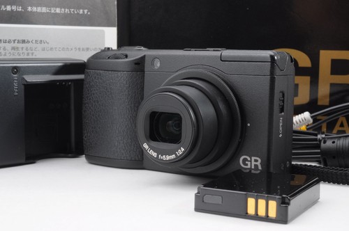 Fotocamera digitale compatta