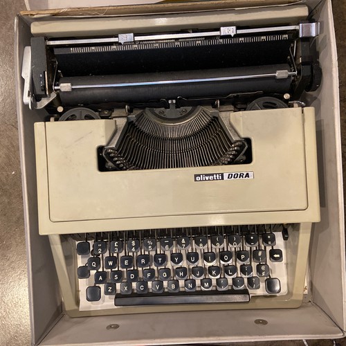 Macchina scrivere olivetti - da,