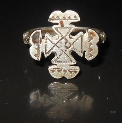 Particolarissimo anello