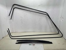 COPPIA CORNICI PROFILI VETRI ANTERIORI NERI NUOVI FIAT 127 SPORT 3 PORTE FIOR...