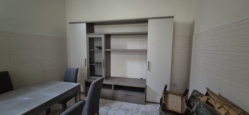 Parete attrezzata con tavolo