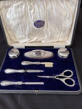 Antico set manicure montato in argento massiccio. Birmingham 1912.