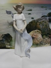 Nao By Lladro Baciata Dal