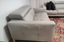 vendo coppia di divani vera pelle con schienali reclinabili, ottime condizioni.