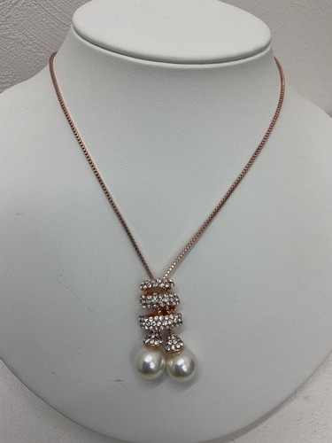 Collana rosa vintage lunga