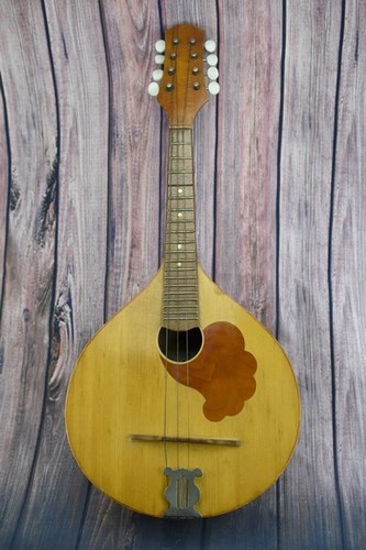 Vecchio mandolino russo