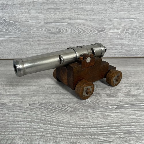 Vintage metal naval - naval, cannon