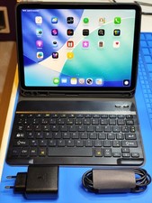 iPad Air 5th Generation + Clavier - A2588 (WIFI) 64Go iOS 26