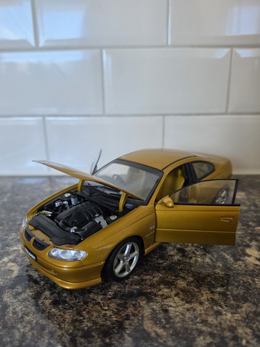 Auto art holden - auto,