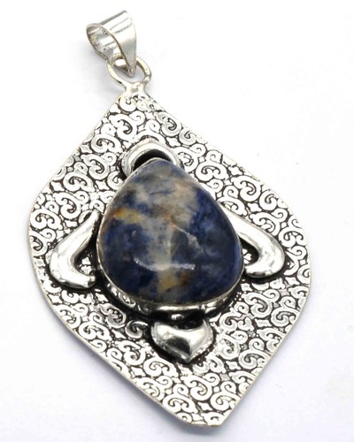 Ciondolo sodalite etnico fatto