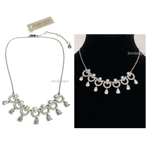 Collana nuova con etichette