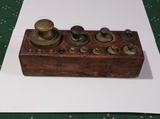 Antica Pesiera per Bilancia con 13x Antichi Pesi da 1kg a 1gr in Ottone *LEGGI*