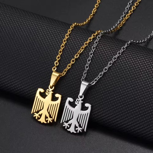 Collana con ciondolo - , in