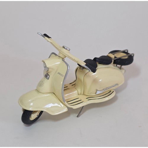 Xonex lambretta scooter crema - lambretta,