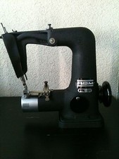 SINGER 107-1 MACCHINA PER FASCE PER CAPPELLI