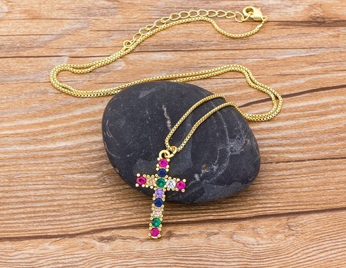 Collana ciondolo con - e,