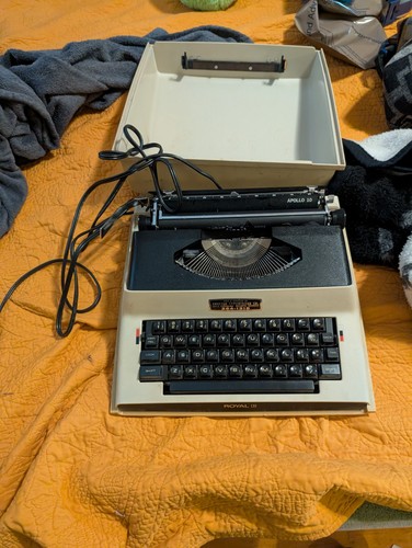 Macchina scrivere elettrica - macchina,