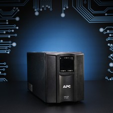 APC Smart-UPS C 1000VA //