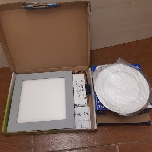 Stock materiale elettrico - materiale,